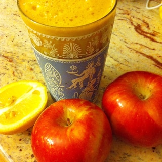 贅沢りんごとレモンの絞り立てジュース／酵素ジュース